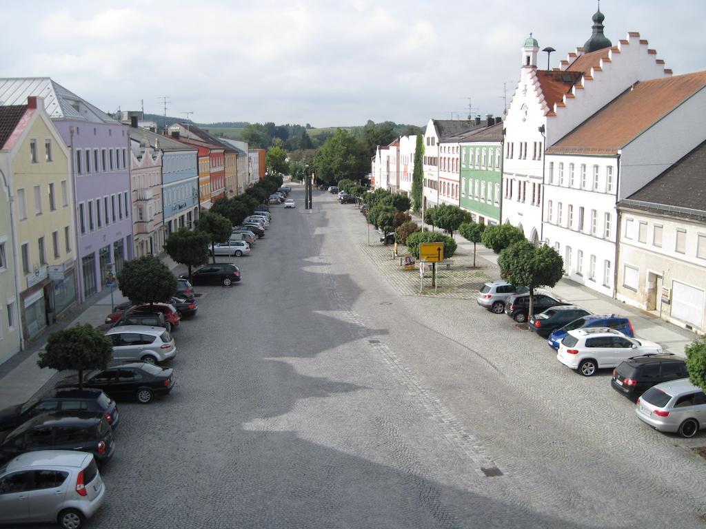 Hotel Am Marktplatz Gangkofen Exterior foto